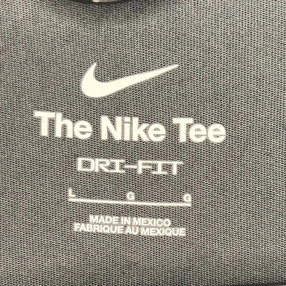 Nike Black Tee size L - Picture 3 of 3
